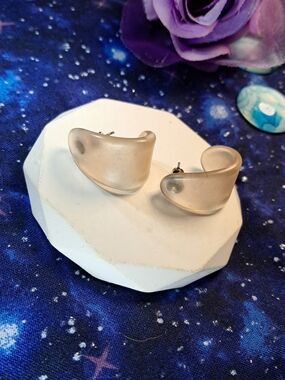 Frosted Champagne/Pinkish Tint Curled Hoop Silvertone Hugger Earrings